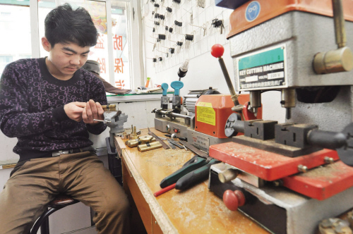 兴仁开锁店为啥“牛号”频现 听开锁师傅讲什么锁最防盗