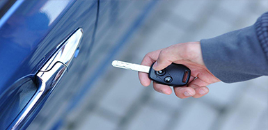 兴仁汽车钥匙锁在车里了怎么办？如何开汽车锁