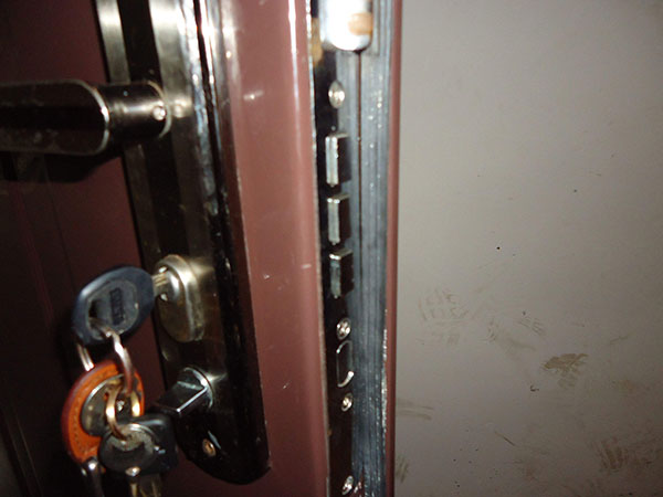 兴仁防盗门换锁芯注意事项